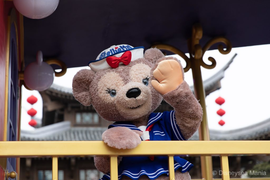 上海ディズニーランドのパレード「ミッキーのストーリーブック・エクスプレス」の写真