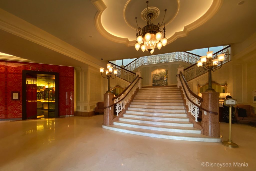 東京ディズニーランドホテルの入り口の画像